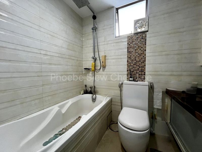 4 Bed Condo for Sale in  Orchid Park Condominium - Image 7